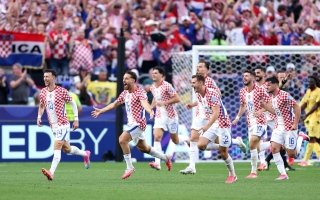 كرواتيا تفوز على غانا 2-1 وتبلغ دور الـ 32