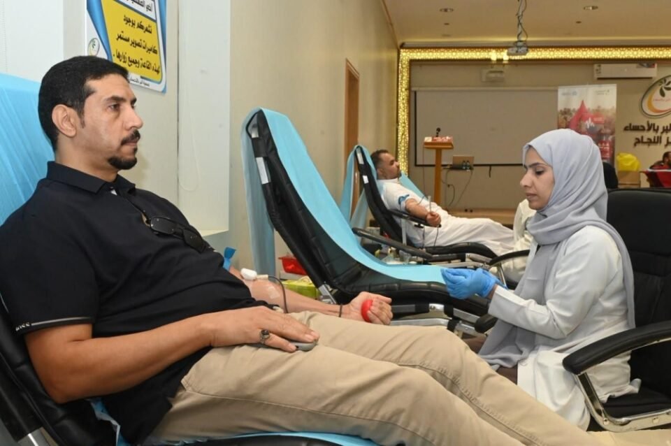 لدعم المخزون الطبي.. الأحساء تدشن حملتها التاسعة للتبرع بالدم وتطعيم كبار السن