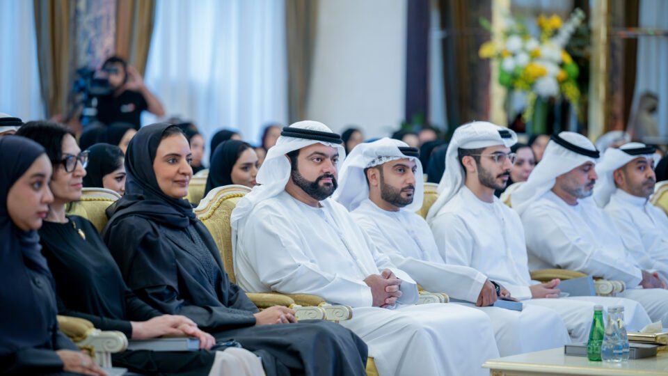 محمد الشرقي يشهد محاضرة بعنوان "الذاكرة الحية: كيف تسهم التجارب الإنسانية في تشكيل سردية المتاحف؟"