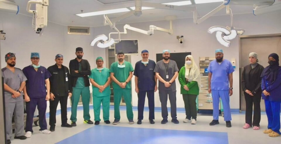مستشفى حراء العام يجري أول عملية زراعة قوقعة سمعية