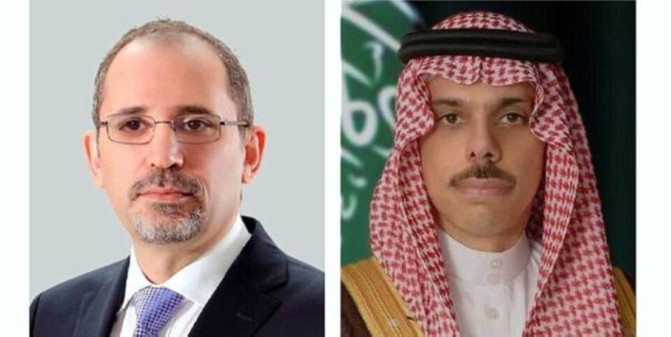 وزير الخارجية ونظيره الأردني يستعرضان المستجدات ويبحثان عددًا من الموضوعات