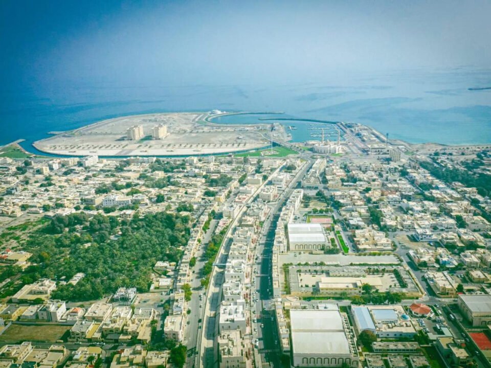 1.1 مليار درهم تداولات عقارية بـ "الوسطى والشرقية" خلال النصف الأول
