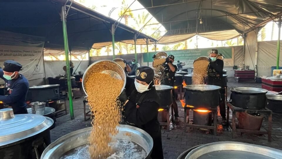"الملك سلمان للإغاثة" يوزع 24,500 وجبة غذائية في وسط قطاع غزة وجنوبه
