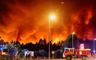 إجلاء أكثر من 10 آلاف شخص جنوب غرب فرنسا مع انتشار حرائق الغابات