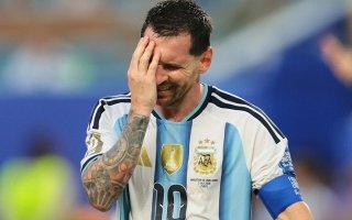 إصابة ميسي تُهدد قمة الأرجنتين ومصر في دور الـ16 لكأس العالم.. يخضع لفحوصات طبية خلال ساعات