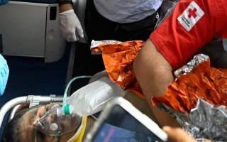 إنقاذ رجل من بين الأنقاض بعد ثمانية أيام على زلزالي فنزويلا