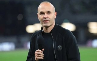 إنييستا يزيّن دوري «الأولى».. ومحمد جلبوت المواطن الوحيد بين 15 مدرباً