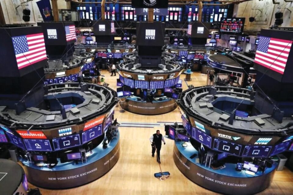 الأسهم الأمريكية تغلق تعاملات الأربعاء على ارتفاع طفيف
