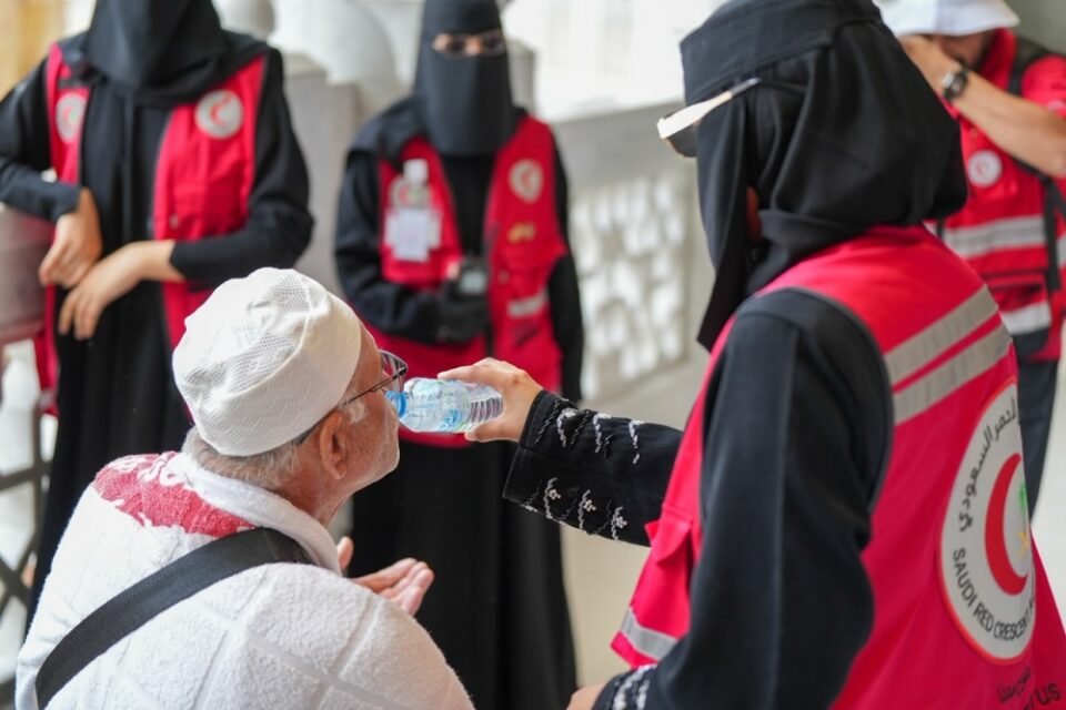 الهلال الأحمر بمنطقة مكة المكرمة يباشر أكثر من 202 ألف بلاغ إسعافي