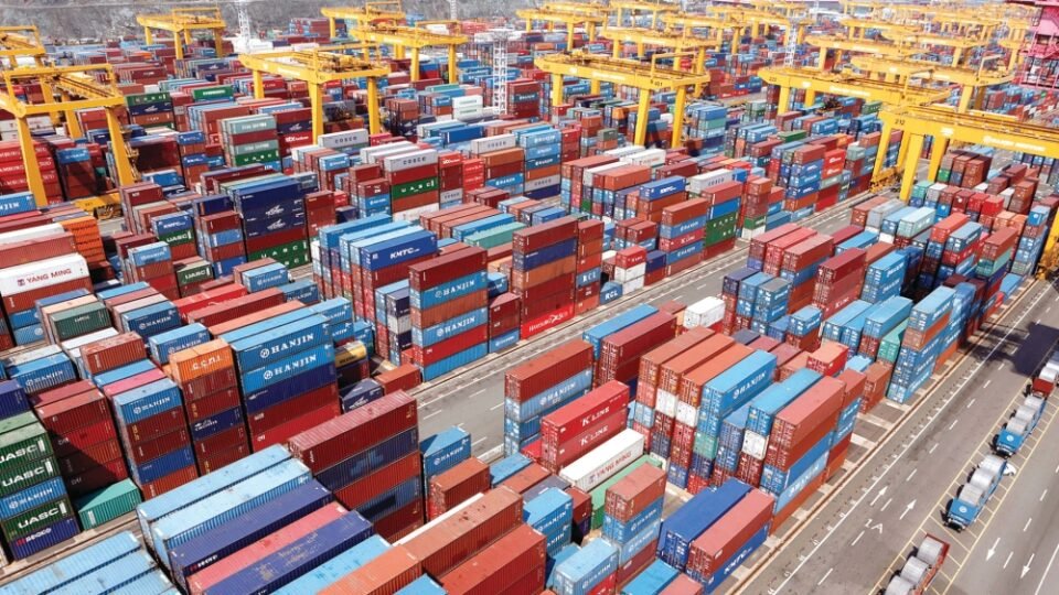 الولايات المتحدة تفرض 25% رسومًا جمركية على الواردات من البرازيل