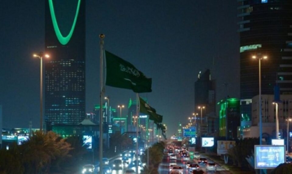 انكماش اقتصاد السعودية 4.8% ونمو القطاع غير النفطي بالربع الثاني 2026