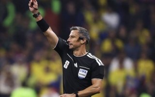 تعرف إلى حكم نهائي كأس العالم بين الأرجنتين وإسبانيا.. “حكمان عربيان ضمن الطاقم”