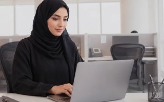 حكومة أبوظبي تتعاون مع مايكروسوفت لإطلاق برنامج «الموظف الرائد»