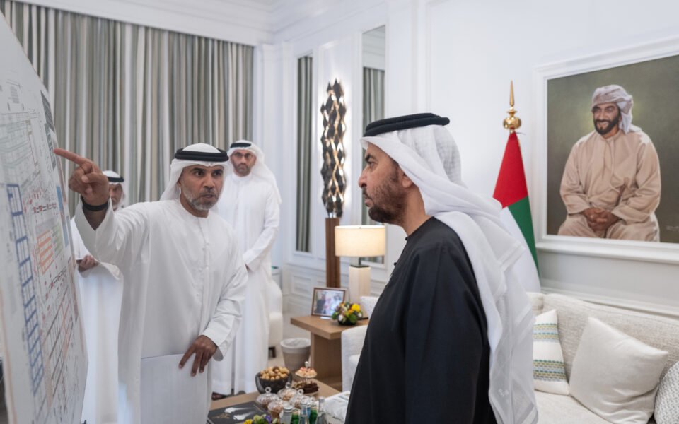 حمدان بن زايد يطلع على آخر الاستعدادات لانطلاق النسخة الأضخم في تاريخ معرض أبوظبي الدولي للصيد والفروسية 2026