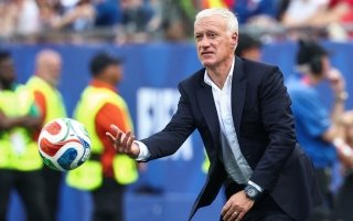 ديشامب يظهر في المباراة الـ25 بكأس العالم.. ويُعادل رقماً صمد 48 سنة