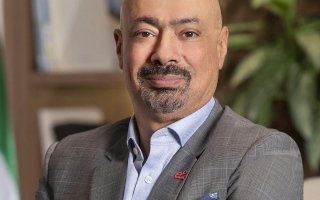 رغم تصنيفه ضمن الأعلى أجراً في الإمارات.. دويدار: راتبي دون المتوسط العالمي