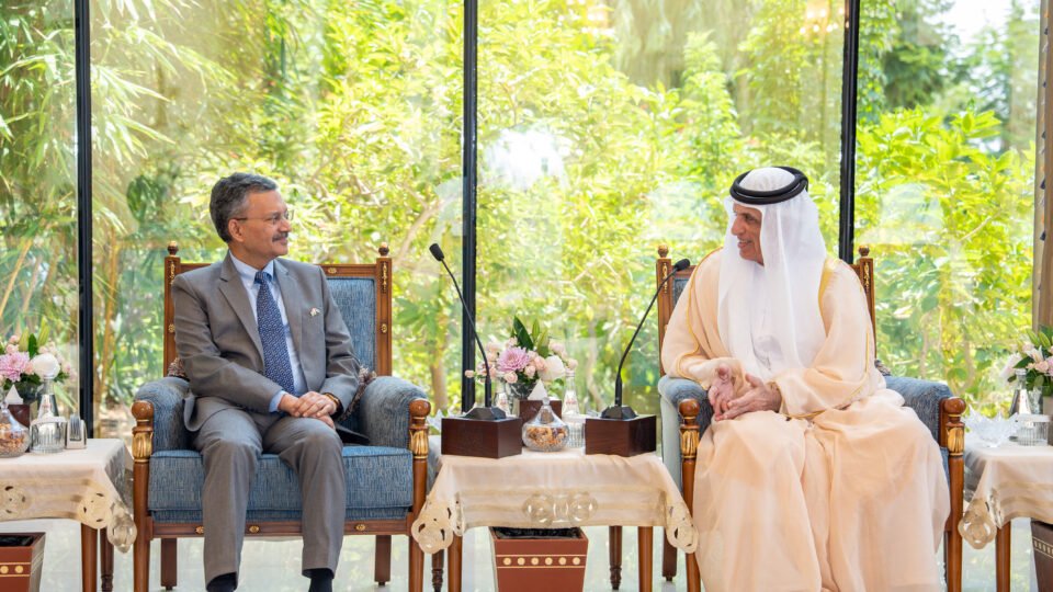 سعود بن صقر يستقبل السفير الهندي لدى الدولة
