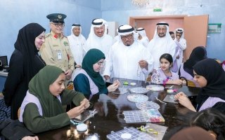 ضاحي خلفان يؤكد أهمية الدورات الصيفية في تنمية مهارات الشباب  