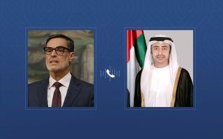 عبدالله بن زايد يهنئ هاتفياً وزير خارجية فنزويلا ويبحثان تعزيز العلاقات الثنائية
