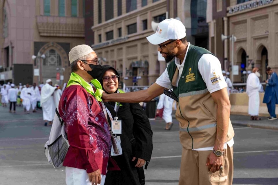 عبر 41 مركزًا.. "نسك عناية" تعزز تجربة ضيوف الرحمن بـ 600 ألف خدمة