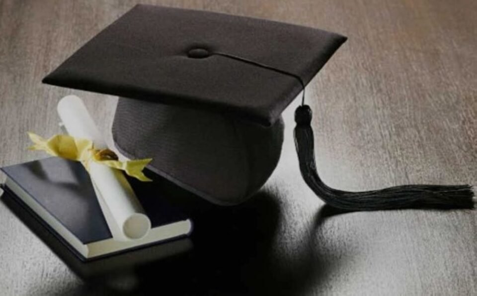 غدا الجمعة.. أولى مراحل التسجيل في الجامعات والكليات التقنية