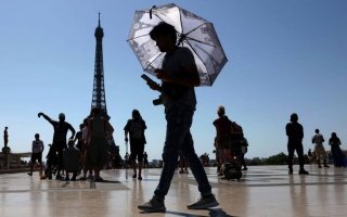 فرنسا تعلن وفاة 5700 شخص جراء موجة الحر