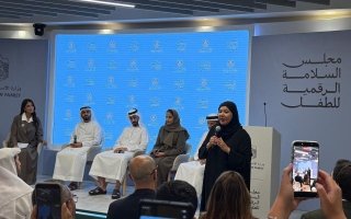 «لماذا مُنعنا من استخدام منصات التواصل؟».. طفلان يسألان وزيرة الأسرة عن الحظر