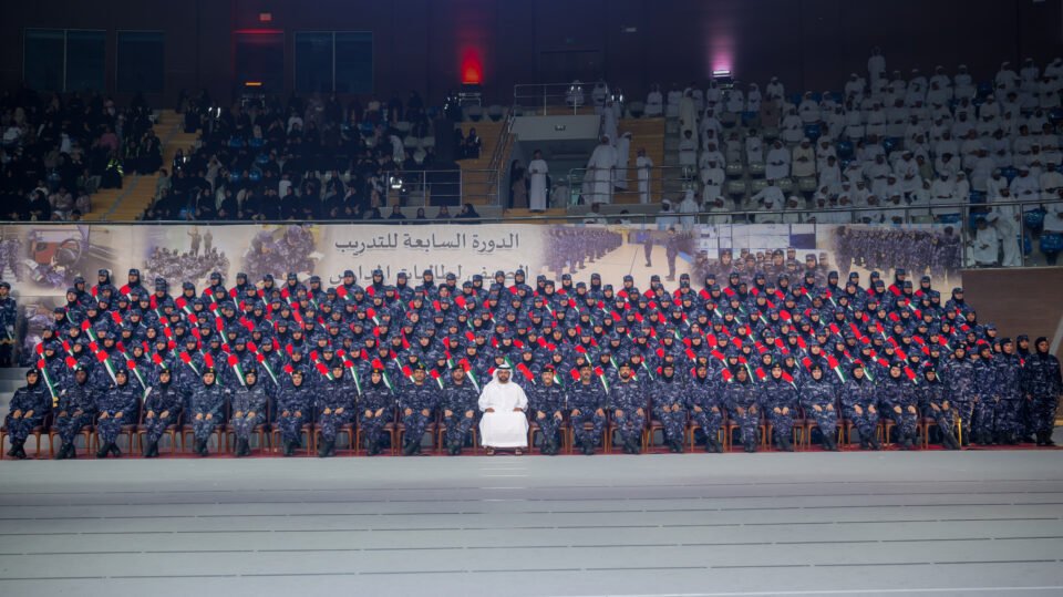 محمد الشرقي يشهد تخريج منتسبي الدورة التدريبية الصيفية لشرطة الفجيرة ويشيد بمخرجاتها