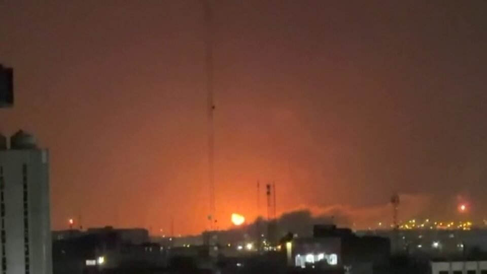 مقتل شخص وإصابة 4 في ضربات أمريكية على جنوب غرب إيران