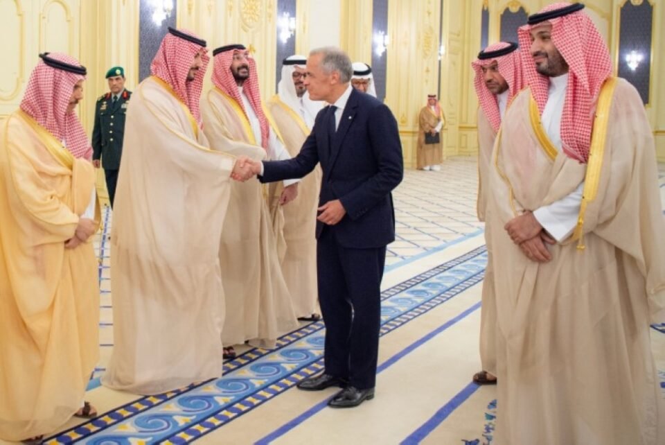 ولي العهد ورئيس وزراء كندا يعقدان مباحثات رسمية ويستعرضان العلاقات