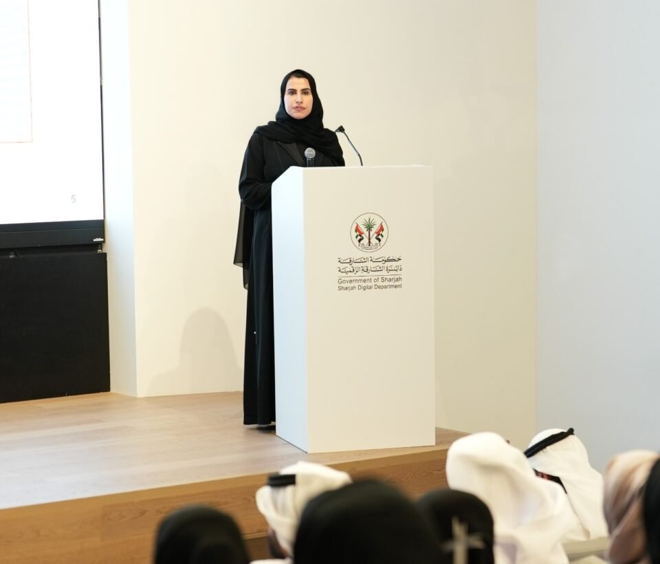 "الشارقة الرقمية" تطلق "برنامج تطوير الكفاءات في البيانات والذكاء الاصطناعي" بدورته الـ2