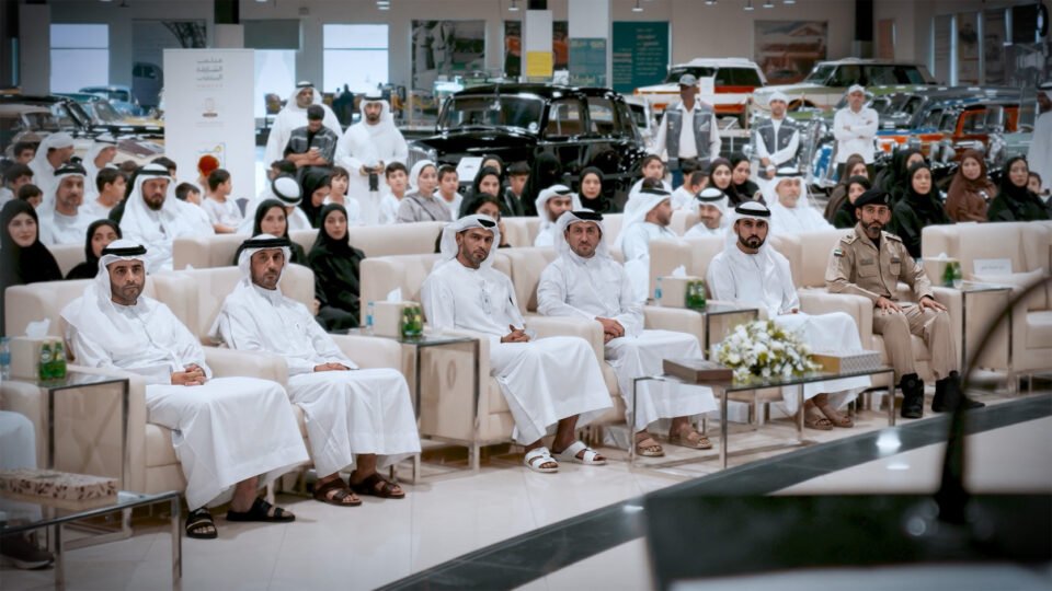 نادي الشارقة للسيارات القديمة يختتم برنامج «عطلتنا غير 2026»