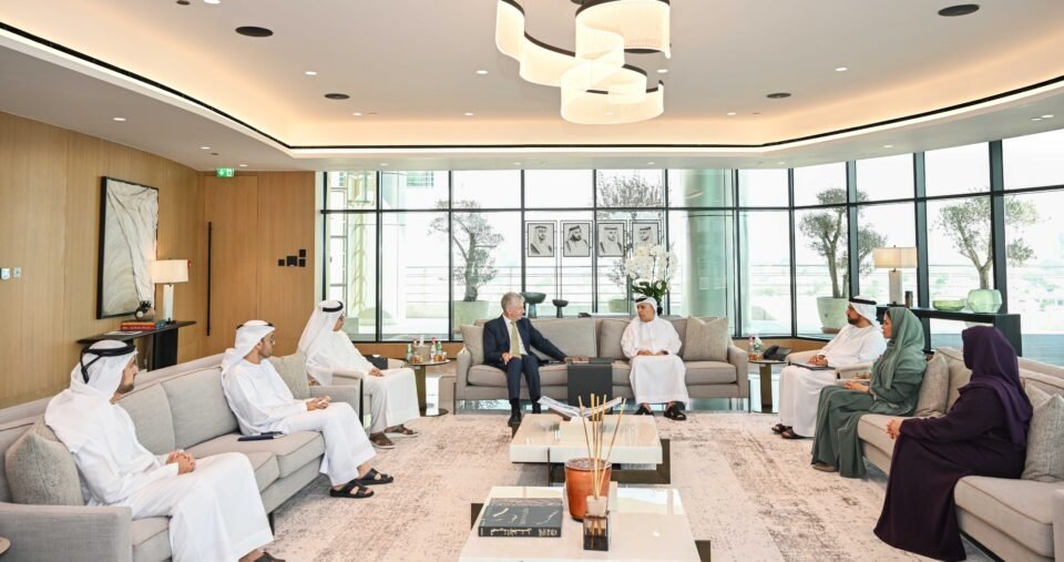 "طرق دبي" ومطارات دبي تبحثان تكامل النقل وتسهيل حركة المسافرين