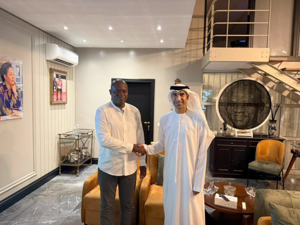 رئيس الغابون يستقبل ثاني الزيودي .. ويؤكد حرص بلاده على تطوير الشراكة التجارية والإستثمارية مع الإمارات