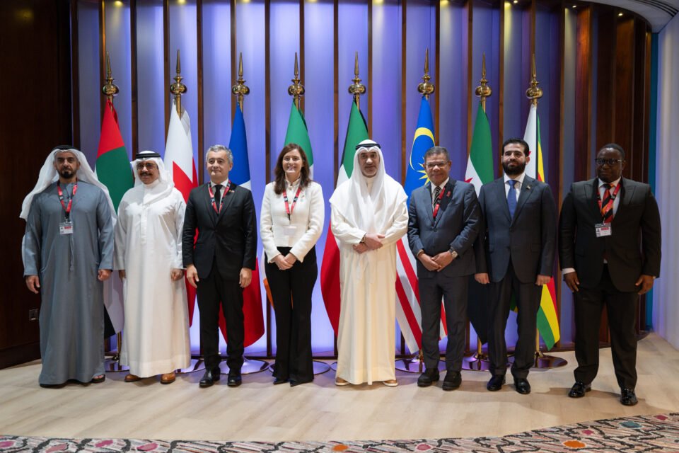 سيف بن زايد يلتقي عددا من وزراء العدل والداخلية على هامش مؤتمر الأمم المتحدة لمنع الجريمة والعدالة الجنائية