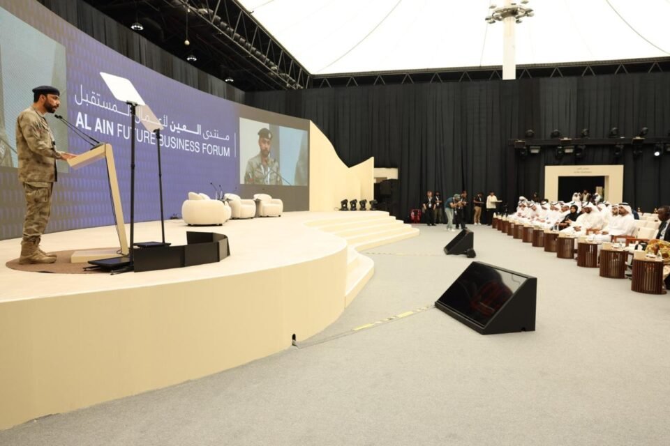 شرطة أبوظبي تستعرض مبادراتها لتعزيز الأمن وجودة الحياة في "منتدى العين لأعمال المستقبل"