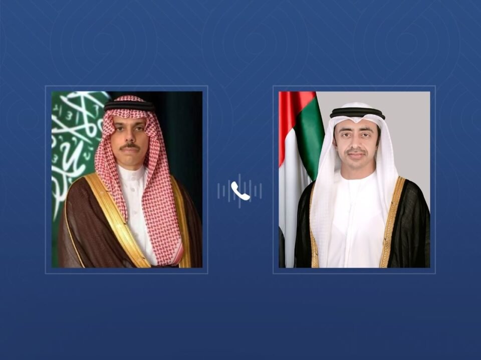 عبدالله بن زايد يجري اتصالا هاتفيا مع وزير خارجية المملكة العربية السعودية