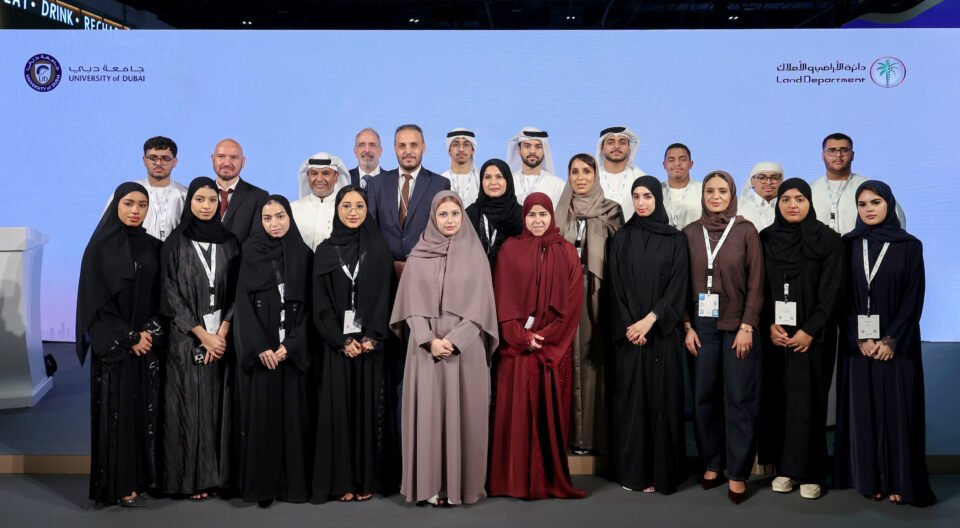 جامعة دبي و"أراضي دبي" تعززان تعاونهما لتطوير منظومة تعليمية ومهنية لتأهيل الكفاءات العقارية
