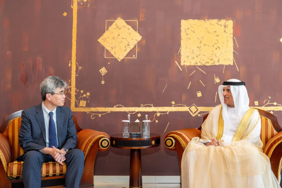 سعود بن صقر يستقبل قنصل عام اليابان في دبي والإمارات الشمالية