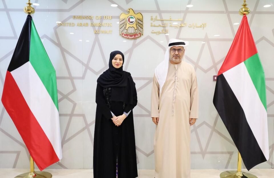 سفير الدولة في الكويت يطلع على برامج هيئة الفجيرة للثقافة والإعلام ومشاركاتها الخارجية