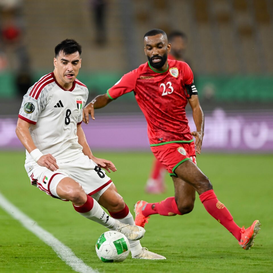 منتخب الإمارات يفوز على نظيره العماني ويتأهل لملاقاة منتخب السعودية في نهائي "خليجي 27"